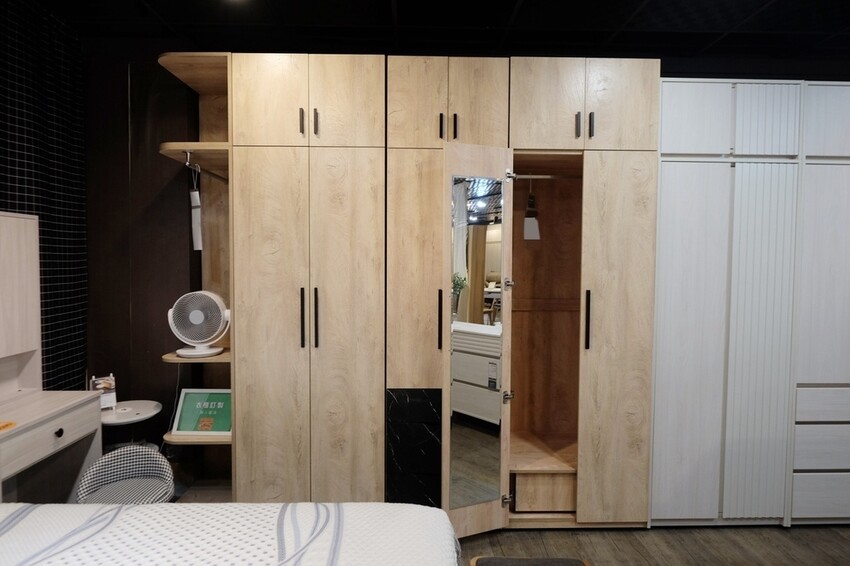 億家具批發倉庫 新莊店|30年老字號 MIT家具工廠直營 價格透明客製化服務 新北家具賣場推薦|西莉亞玩樂人生 億家具批發倉庫新莊店