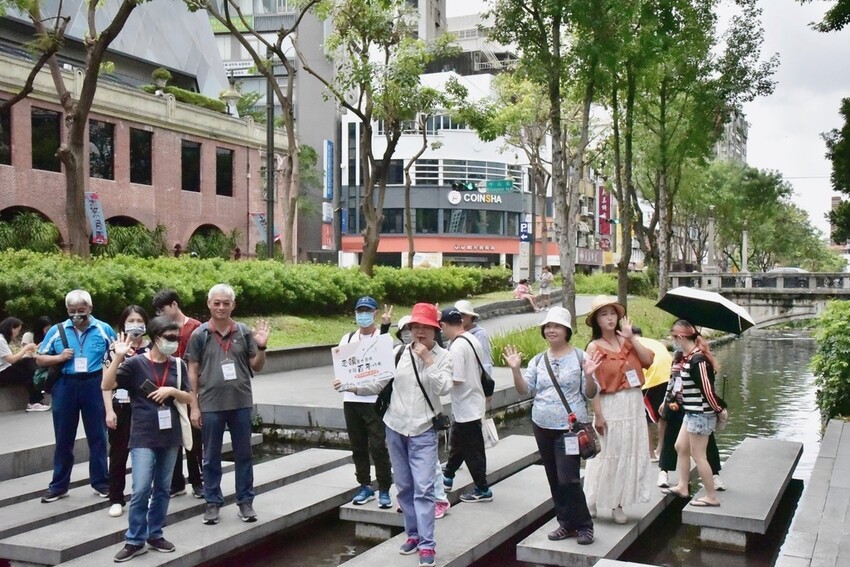 走讀臺中舊城-穿越百年時光｜新太陽堂餅店DIY 歷史建築 百