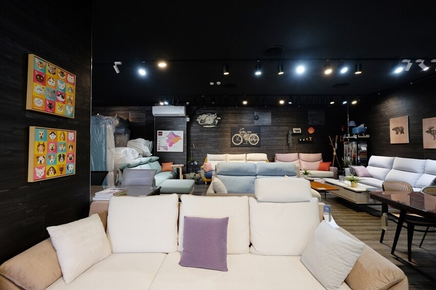 億家具批發倉庫 新莊店|30年老字號 MIT家具工廠直營 價格透明客製化服務 新北家具賣場推薦|西莉亞玩樂人生 億家具批發倉庫新莊店