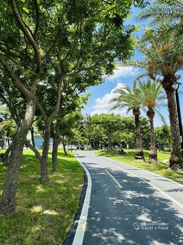 全新放風景點!270度賞河岸風光,八里左岸米倉無限公園 - 魚兒 x 牽手明太子的「視」界旅行