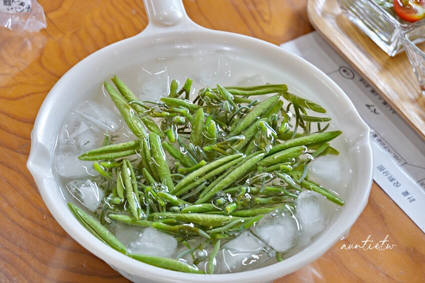 日本【秋田旅遊】三種町|阿部農園,水中綠寶石蓴菜採摘體驗,滿滿膠原蛋白的季節限定美食!