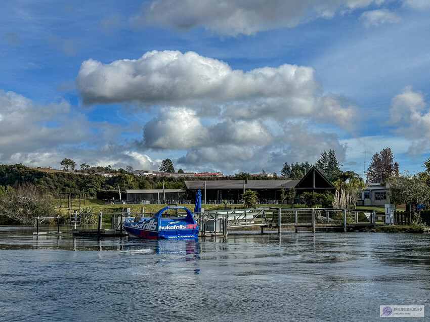 感受刺激與壯觀！胡卡瀑布噴射快艇體驗，近距離欣賞壯麗瀑布，30分鐘的飆速旋轉帶來前所未有的刺激感受。