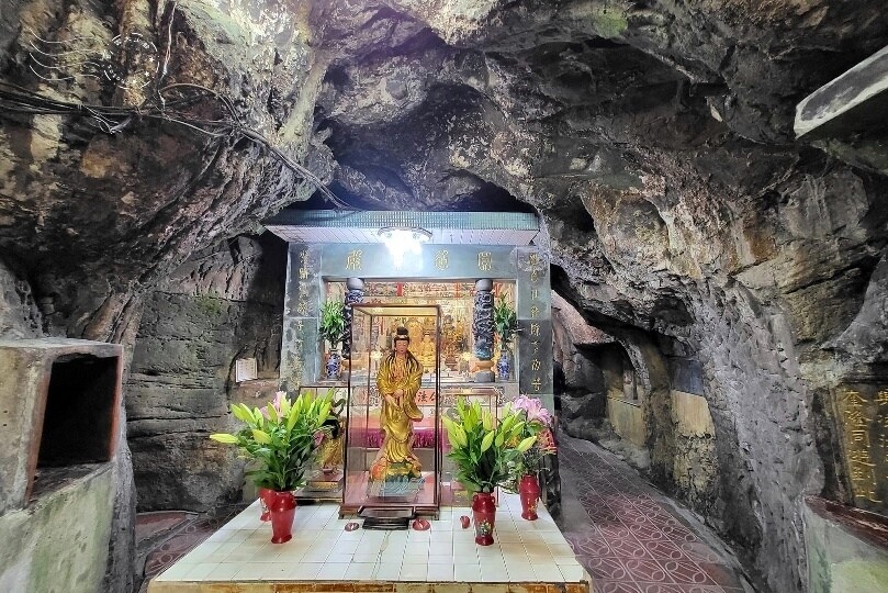 仙洞巖:主洞寶殿