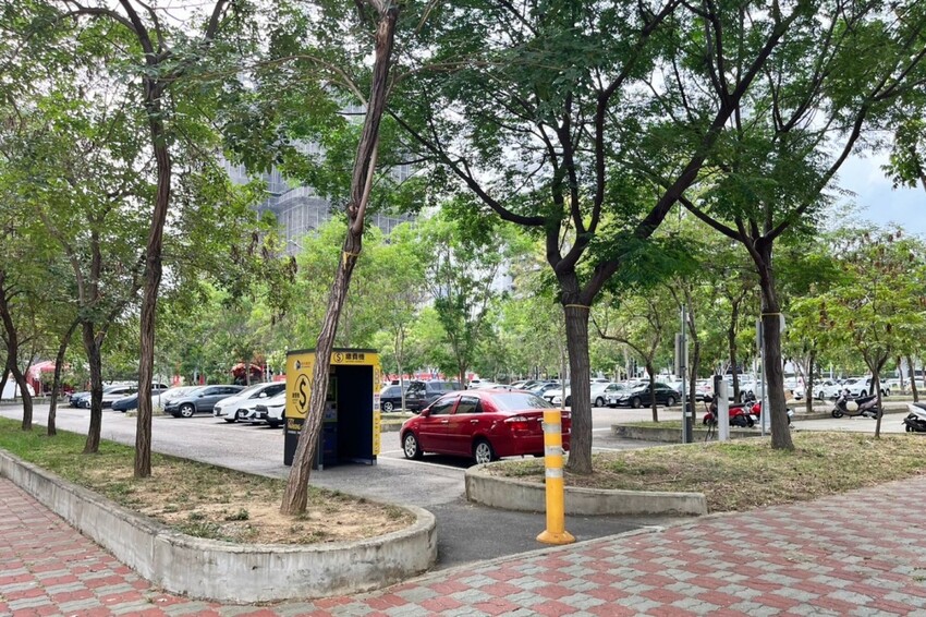 小蔡電器台中北屯旗艦店|集結各大知名品牌家電,全程一對一專人服務,甜甜價再送7-11商品卡,一站式購足更划算!