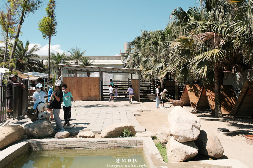 新竹市香山區MiFresa 財財的手作基地遊廢物媽媽農場|新竹生活資訊|穿著新衣到農場玩!超簡單穿穿搭,一套上就有不同層