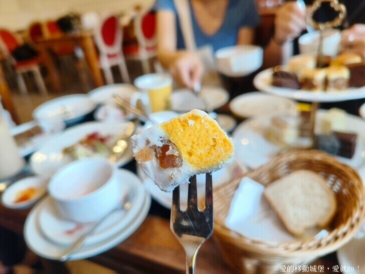 台北市中正區【台北讀書月 x 重南漫書香】明星麵包 明星咖啡館 文學沙龍 卡牌屋桌上遊戲 動動腦 大人小孩都愛玩 全台唯一擁有百年歷史文化的書街 消費滿額轉盤抽好禮 愛就一起閱讀GO !