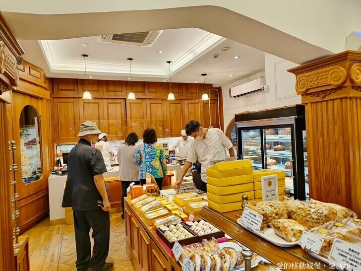 台北市中正區【台北讀書月 x 重南漫書香】明星麵包 明星咖啡館 文學沙龍 卡牌屋桌上遊戲 動動腦 大人小孩都愛玩 全台唯一擁有百年歷史文化的書街 消費滿額轉盤抽好禮 愛就一起閱讀GO !