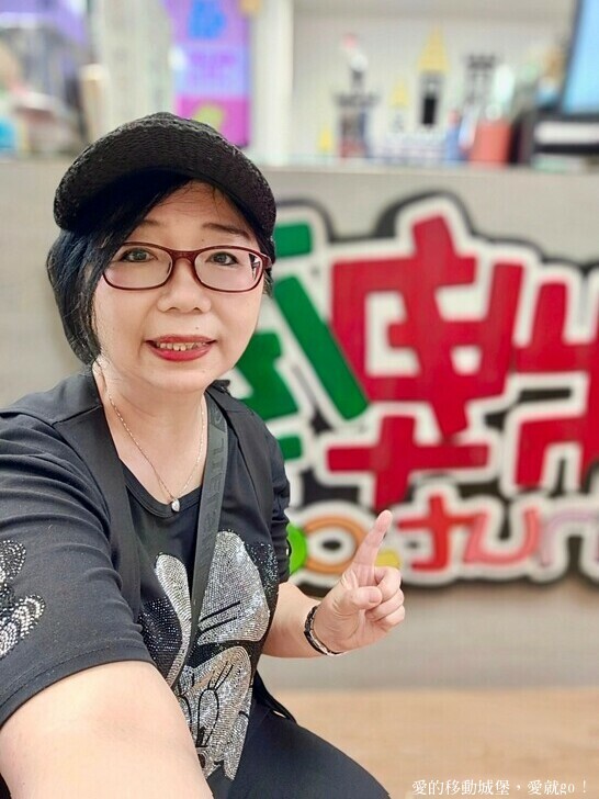 台北市中正區【台北讀書月 x 重南漫書香】明星麵包 明星咖啡館 文學沙龍 卡牌屋桌上遊戲 動動腦 大人小孩都愛玩 全台唯一擁有百年歷史文化的書街 消費滿額轉盤抽好禮 愛就一起閱讀GO !