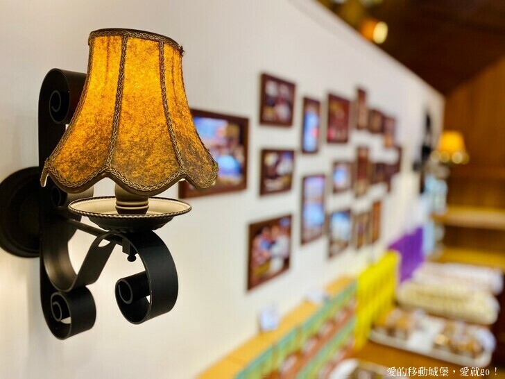 台北市中正區【台北讀書月 x 重南漫書香】明星麵包 明星咖啡館 文學沙龍 卡牌屋桌上遊戲 動動腦 大人小孩都愛玩 全台唯一擁有百年歷史文化的書街 消費滿額轉盤抽好禮 愛就一起閱讀GO !