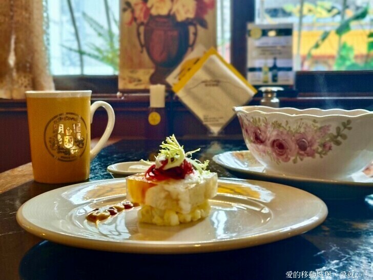 台北市中正區【台北讀書月 x 重南漫書香】明星麵包 明星咖啡館 文學沙龍 卡牌屋桌上遊戲 動動腦 大人小孩都愛玩 全台唯一擁有百年歷史文化的書街 消費滿額轉盤抽好禮 愛就一起閱讀GO !