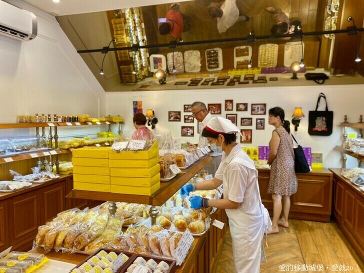 台北市中正區【台北讀書月 x 重南漫書香】明星麵包 明星咖啡館 文學沙龍 卡牌屋桌上遊戲 動動腦 大人小孩都愛玩 全台唯一擁有百年歷史文化的書街 消費滿額轉盤抽好禮 愛就一起閱讀GO !