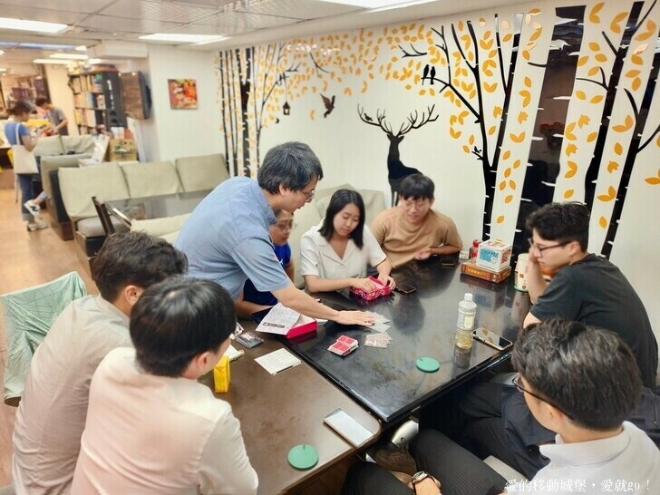 台北市中正區【台北讀書月 x 重南漫書香】明星麵包 明星咖啡館 文學沙龍 卡牌屋桌上遊戲 動動腦 大人小孩都愛玩 全台唯一擁有百年歷史文化的書街 消費滿額轉盤抽好禮 愛就一起閱讀GO !