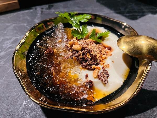 台北捷運東門站半日散策:午餐 古典玫瑰、閒逛來好Lai Hao、下午茶 白水豆花、宇宙生煎、台北清真寺