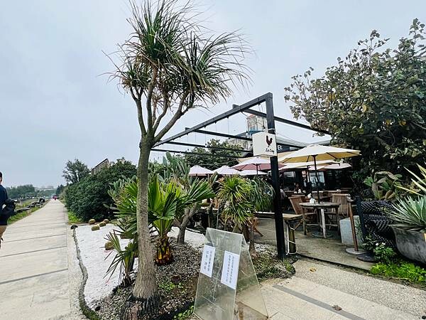 北海岸一日遊:跳石站、石門洞、午餐 Le Qua 公雞餐廳 北海岸一日遊:跳石站、石門洞、午餐 Le Qua 公雞餐廳