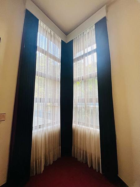 台北捷運士林站半日遊:參觀士林官邸。玫瑰花園