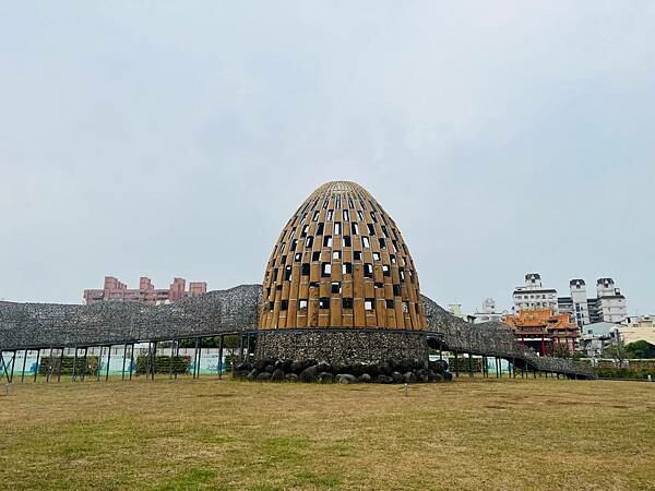 嘉義市步行路線：阿里山檜木的檜意森活村、藝術家王文志的森林之