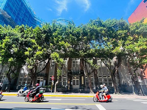 台北中山捷運站：百年建築古蹟內喝下午茶。中山茶書院｜中山藏藝