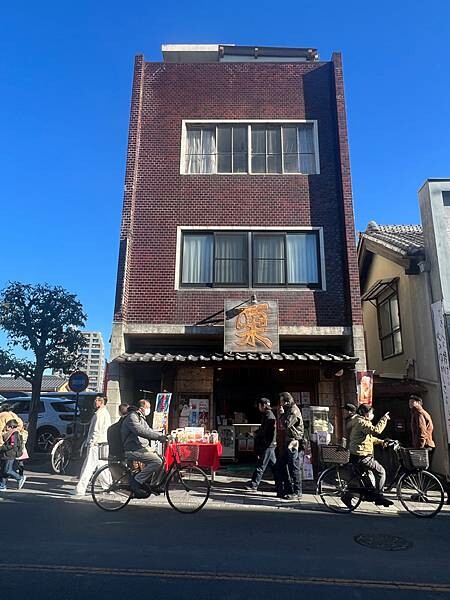 東京近郊小江戶川越一日遊:歷史老式建築物的川越藏造老街。老街