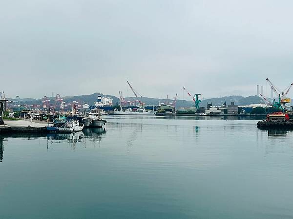 基隆正濱漁港彩虹屋。瞬間秒出國的感覺