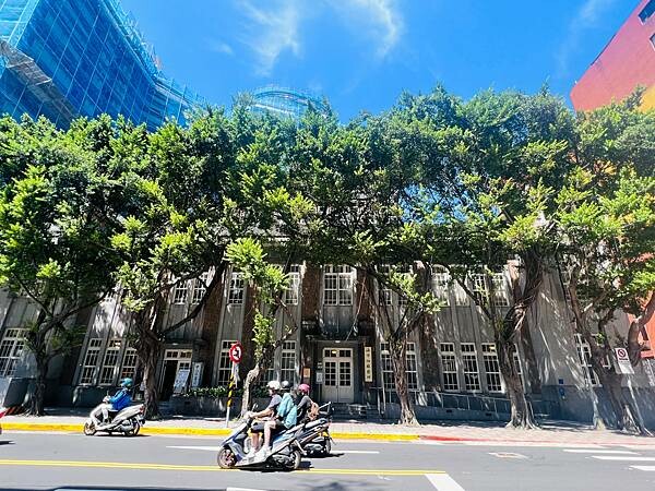 台北中山捷運站：百年建築古蹟內喝下午茶。中山茶書院｜中山藏藝