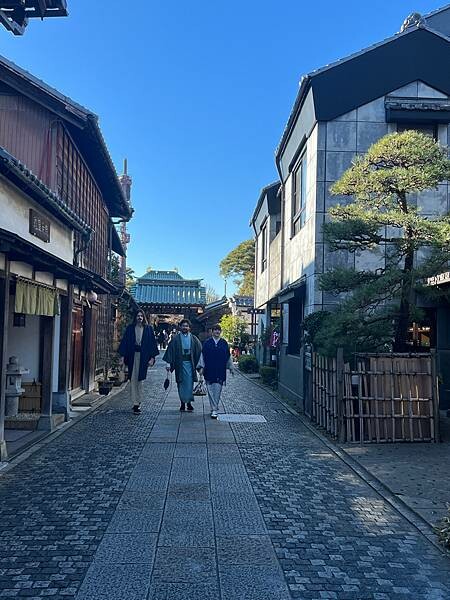 東京近郊小江戶川越一日遊:歷史老式建築物的川越藏造老街。老街