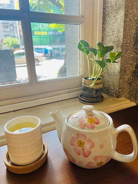 台北中山捷運站：百年建築古蹟內喝下午茶。中山茶書院｜中山藏藝