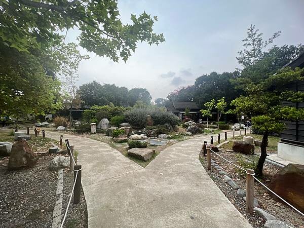 嘉義市步行路線：阿里山檜木的檜意森活村、藝術家王文志的森林之