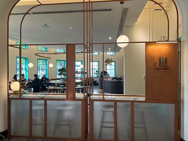 悠閒的嘉義市步行路線：嘉義市立美術館、昭和J11咖啡館｜台東