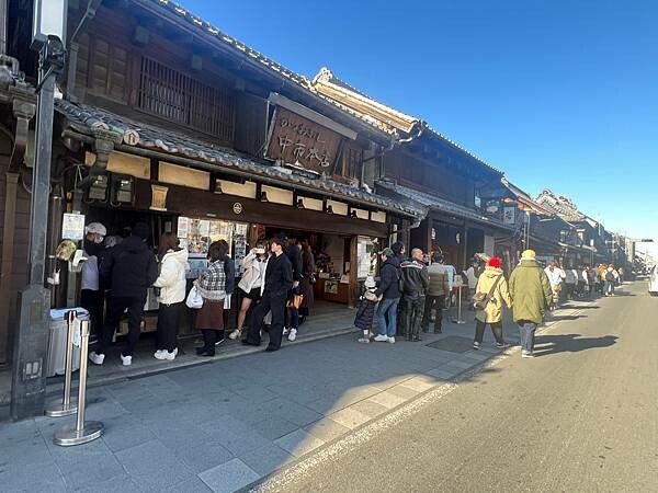 東京近郊小江戶川越一日遊:歷史老式建築物的川越藏造老街。老街
