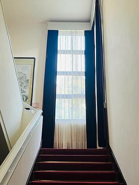 台北捷運士林站半日遊:參觀士林官邸。玫瑰花園