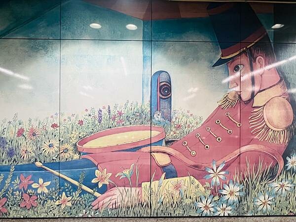 台北美麗超好拍照的捷運站：南港站幾米彩繪