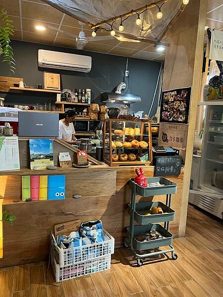 太麻里金崙一日遊:金崙小鎮慢走。LiKa咖啡廳早午餐、太麻里