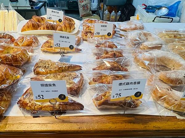 陽明山草山小鎮:大衛小小羊David & Alpaca,近距 陽明山草山小鎮:大衛小小羊David & Alpaca,近距