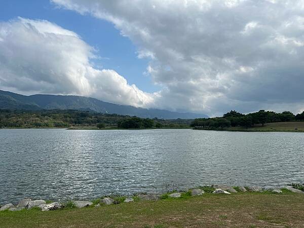池上春季一日遊。伯朗大道一片片綠油油的稻田|台東嘉義宜蘭遊記