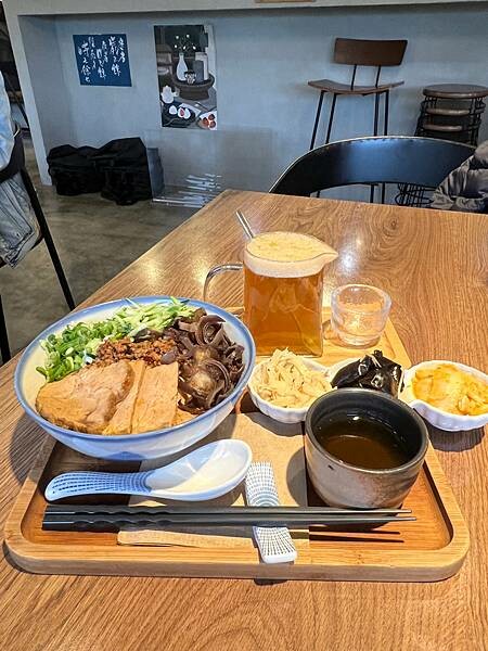 台北貓空景觀咖啡廳：生活在他方夜貓店。深山裡營業至凌晨2點的