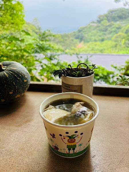 台北市內湖捷運站碧山巖。輕鬆漫慢遊。輕旅行:白石湖吊橋、午餐