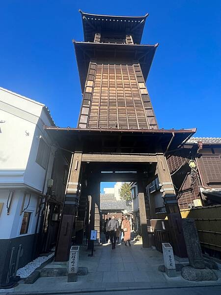 東京近郊小江戶川越一日遊:歷史老式建築物的川越藏造老街。老街