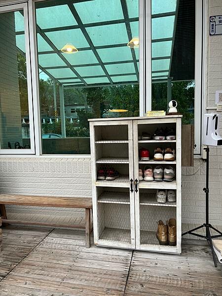 松山機場✈️台東市。入住近台東火車站工業風格十足的実舍Gen