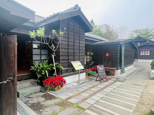 嘉義市步行路線：阿里山檜木的檜意森活村、藝術家王文志的森林之