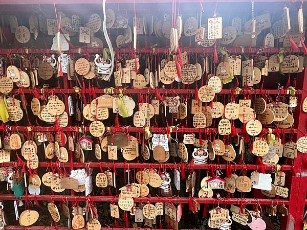 嘉義市步行路線：阿里山檜木的檜意森活村、藝術家王文志的森林之