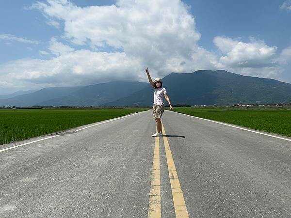 池上春季一日遊。伯朗大道一片片綠油油的稻田|台東嘉義宜蘭遊記