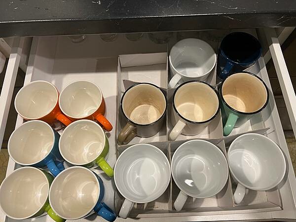 松山機場✈️台東市。入住近台東火車站工業風格十足的実舍Gen