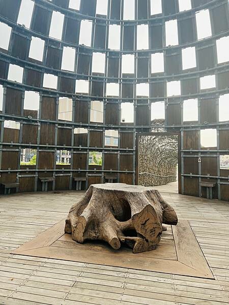 嘉義市步行路線：阿里山檜木的檜意森活村、藝術家王文志的森林之