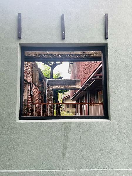 台南遊記:吐司吐司早餐店。水交社文化園區。莉莉水果