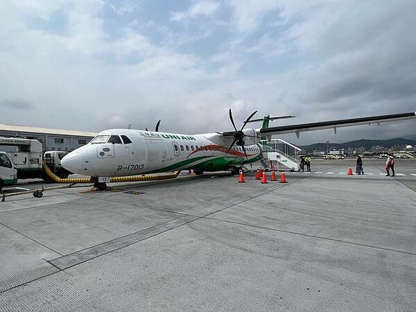 松山機場✈️台東市。入住近台東火車站工業風格十足的実舍Gen