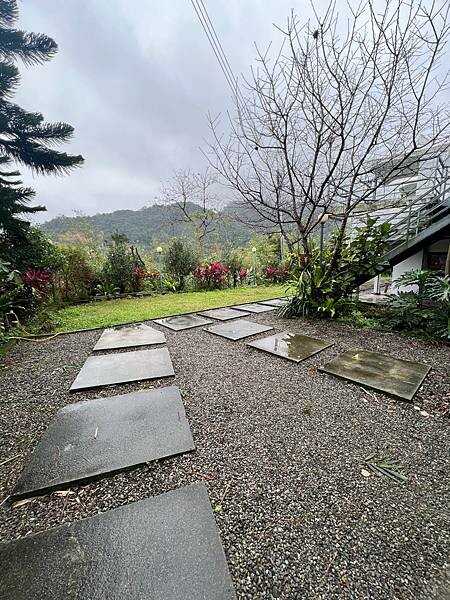 台北貓空景觀咖啡廳：生活在他方夜貓店。深山裡營業至凌晨2點的