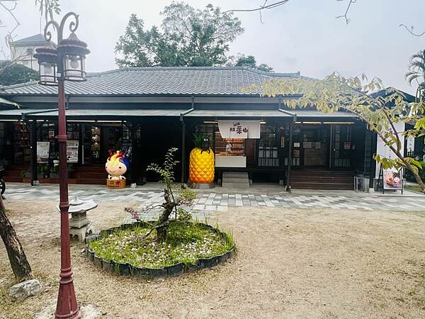 嘉義市步行路線：阿里山檜木的檜意森活村、藝術家王文志的森林之