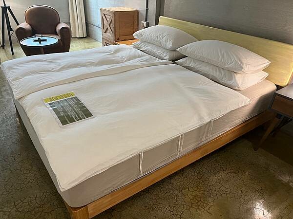 松山機場✈️台東市。入住近台東火車站工業風格十足的実舍Gen