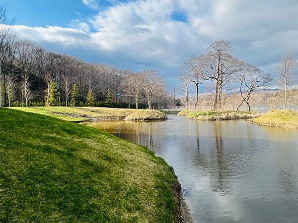 四季如畫的北海道白老町。波羅多湖畔旁的「星野。界 波羅多渡假