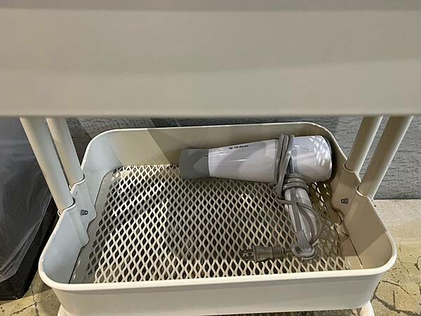 松山機場✈️台東市。入住近台東火車站工業風格十足的実舍Gen